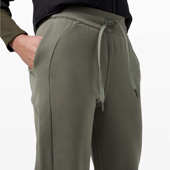 Lululemon Scuba High-Rise Jogger *Fleece 28"
Grey Sage - Picture 4 of 8